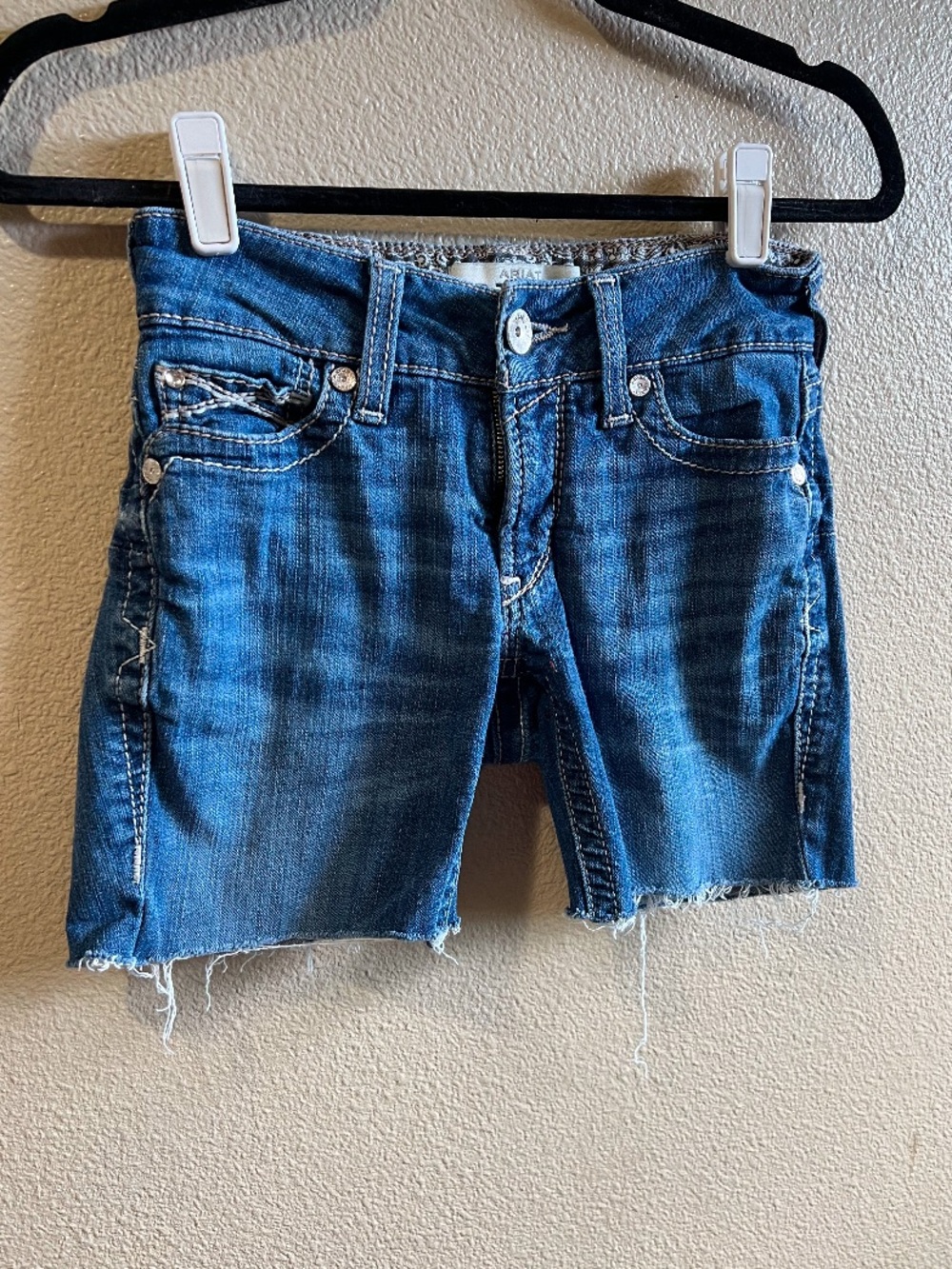 ARIAT mid rise boot shorts size 25s